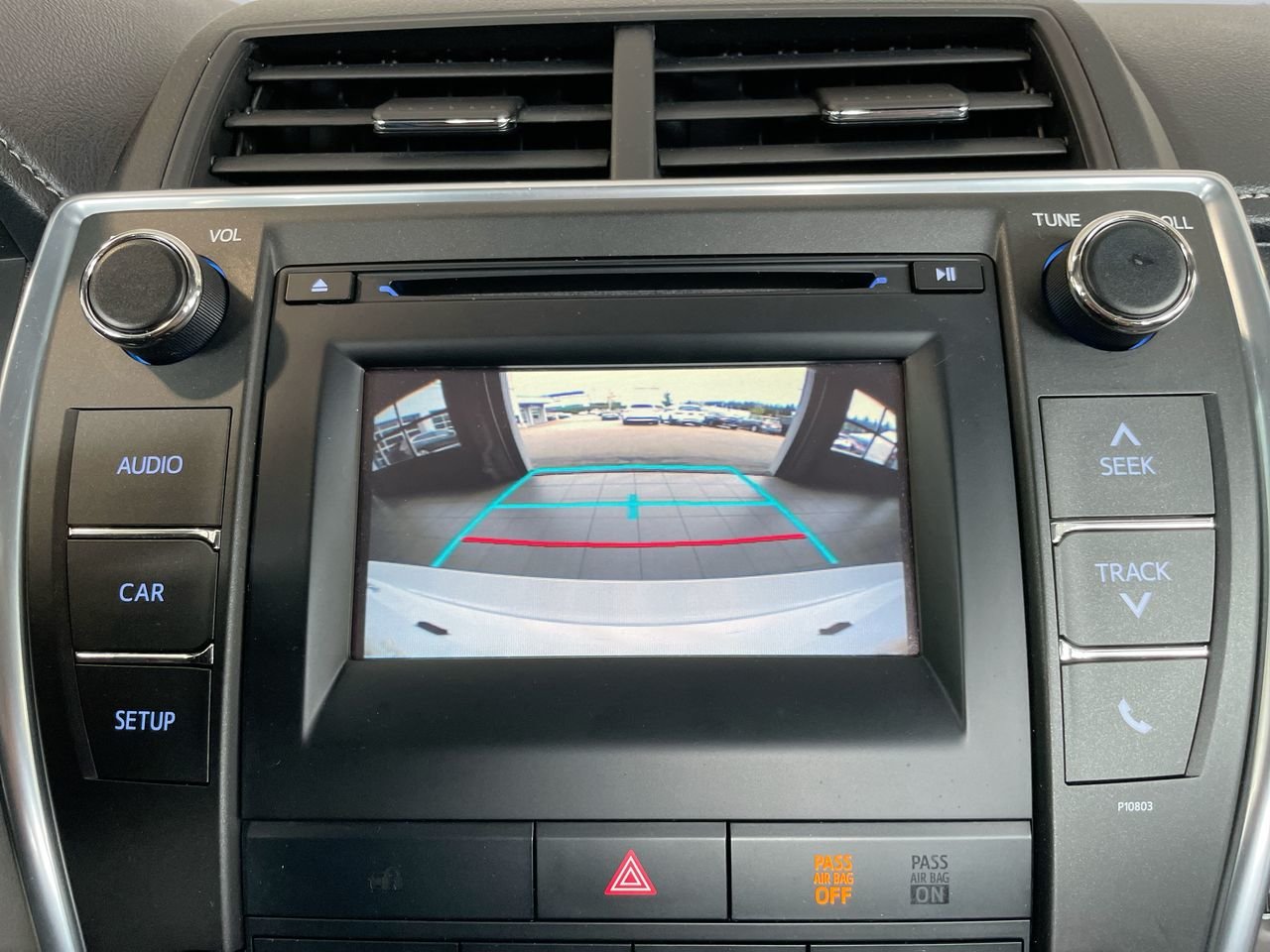Used 2015 Alpine White Toyota 4-Door Sedan LE 6A image 25
