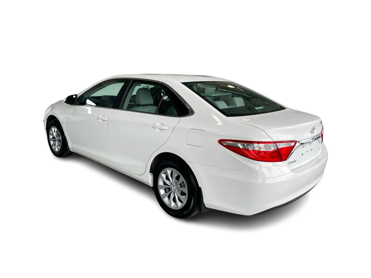 Used 2015 Alpine White Toyota 4-Door Sedan LE 6A image 9