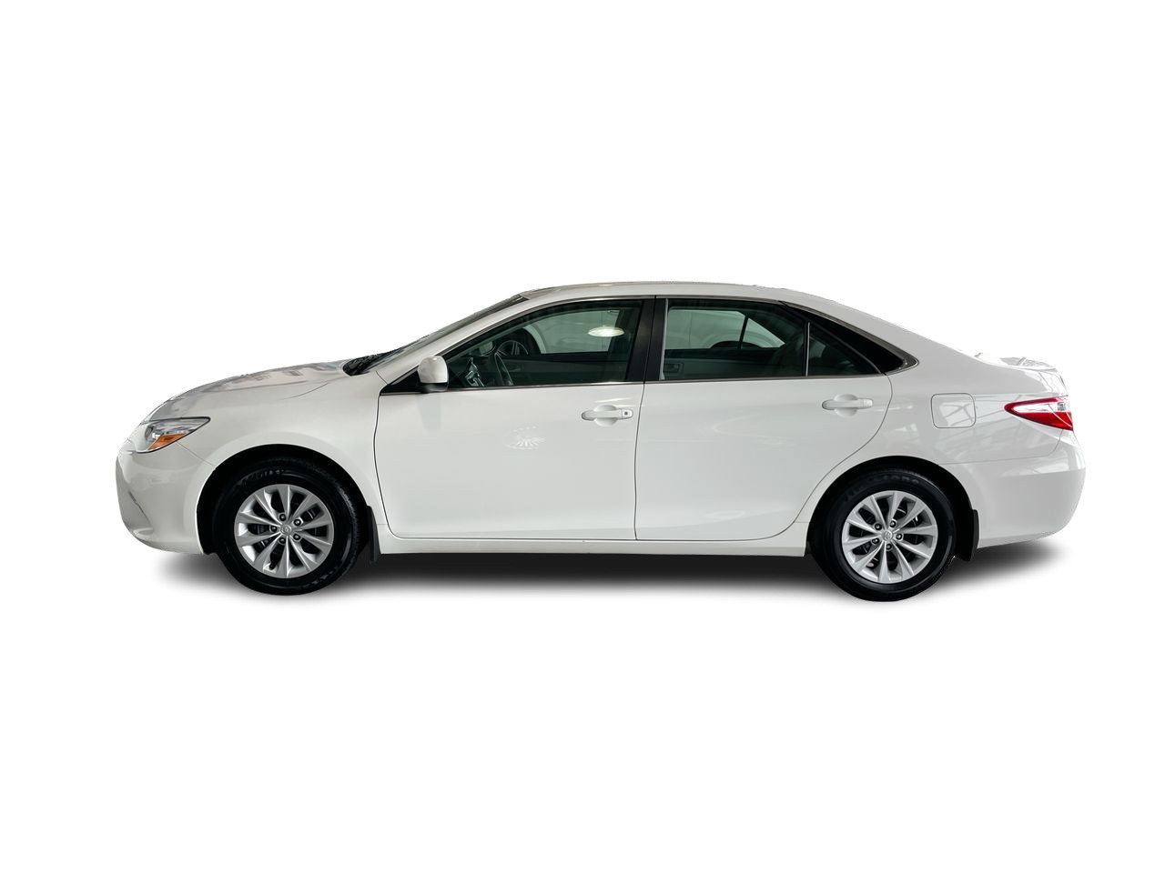 Used 2015 Alpine White Toyota 4-Door Sedan LE 6A image 7