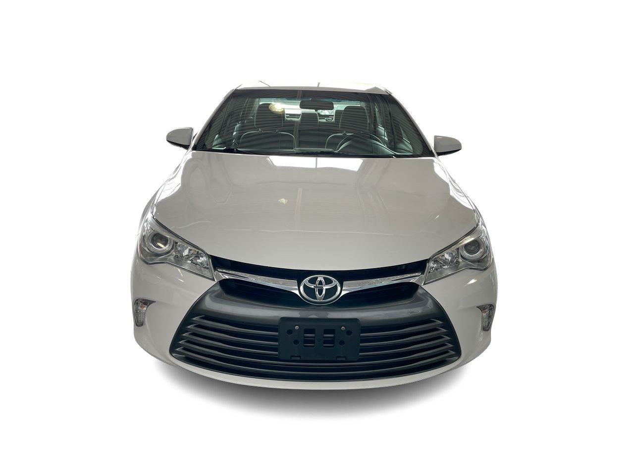 Used 2015 Alpine White Toyota 4-Door Sedan LE 6A image 3