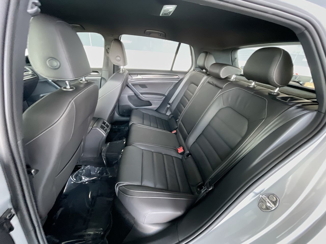 Used 2017 Silver Volkswagen 5-Dr 2.0T 4MOTION at DSG image 30
