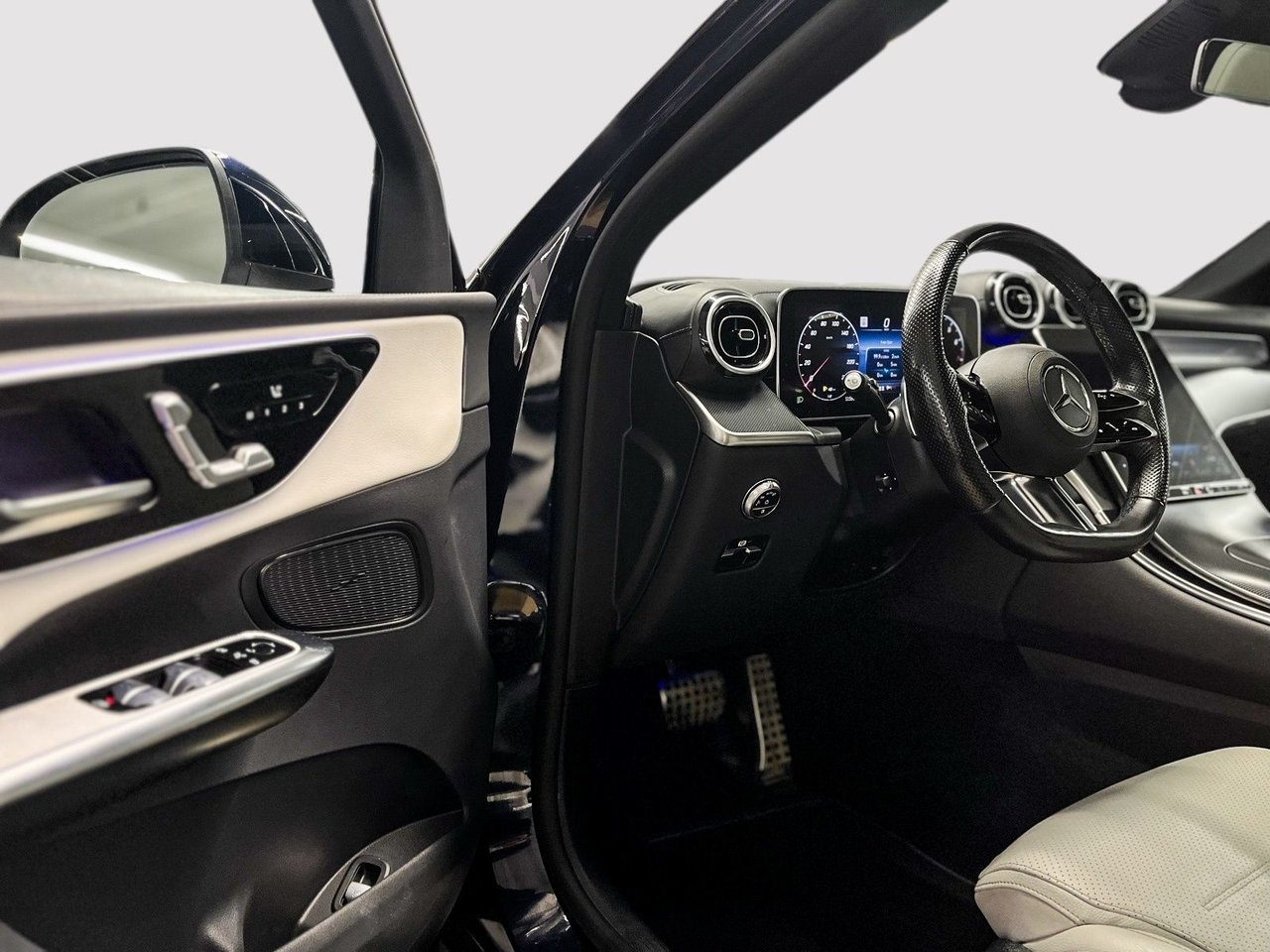 2023 Mercedes-Benz GLC