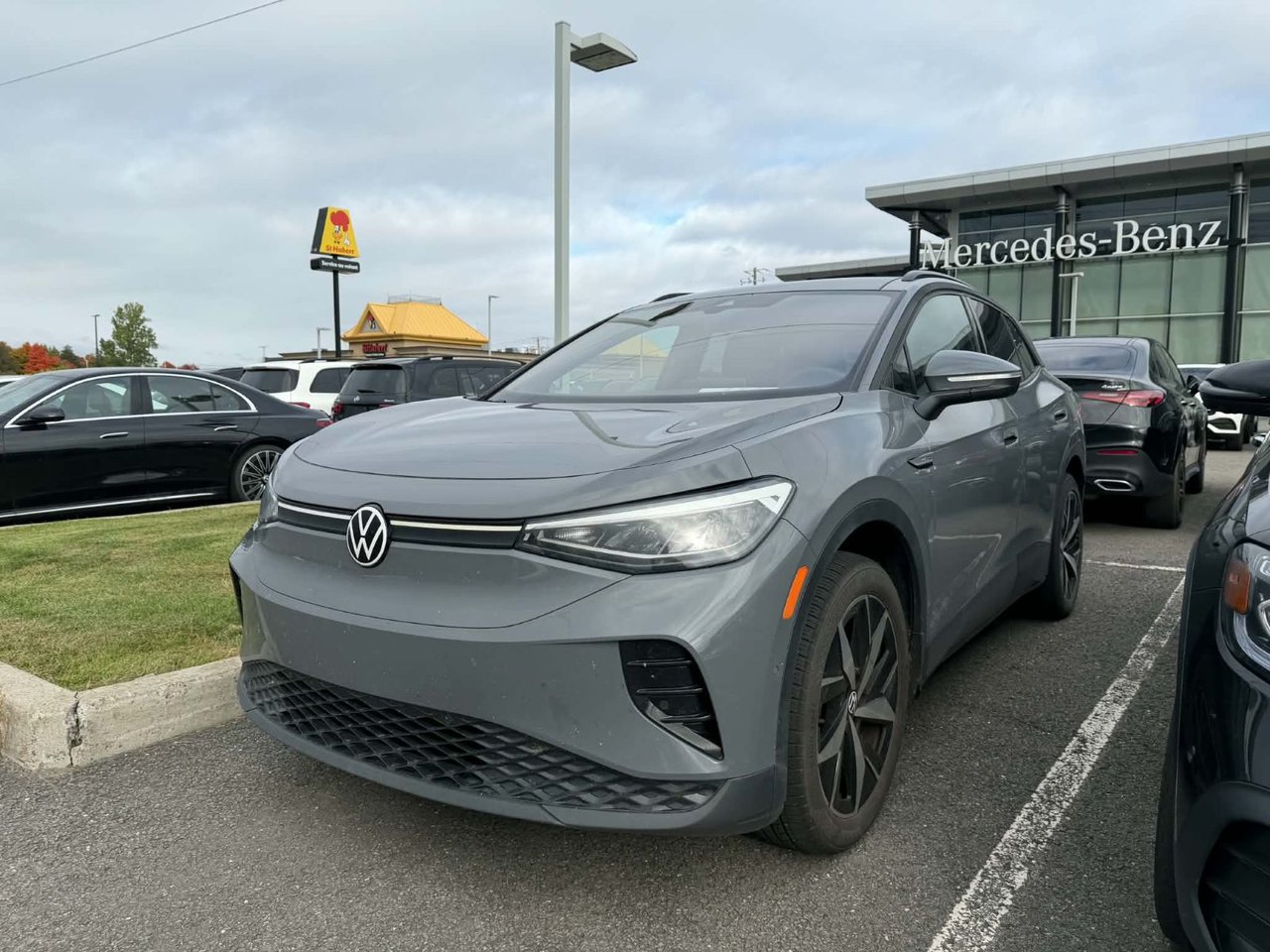 Blue 2023 Volkswagen ID.4 SUV / Crossover Automatic