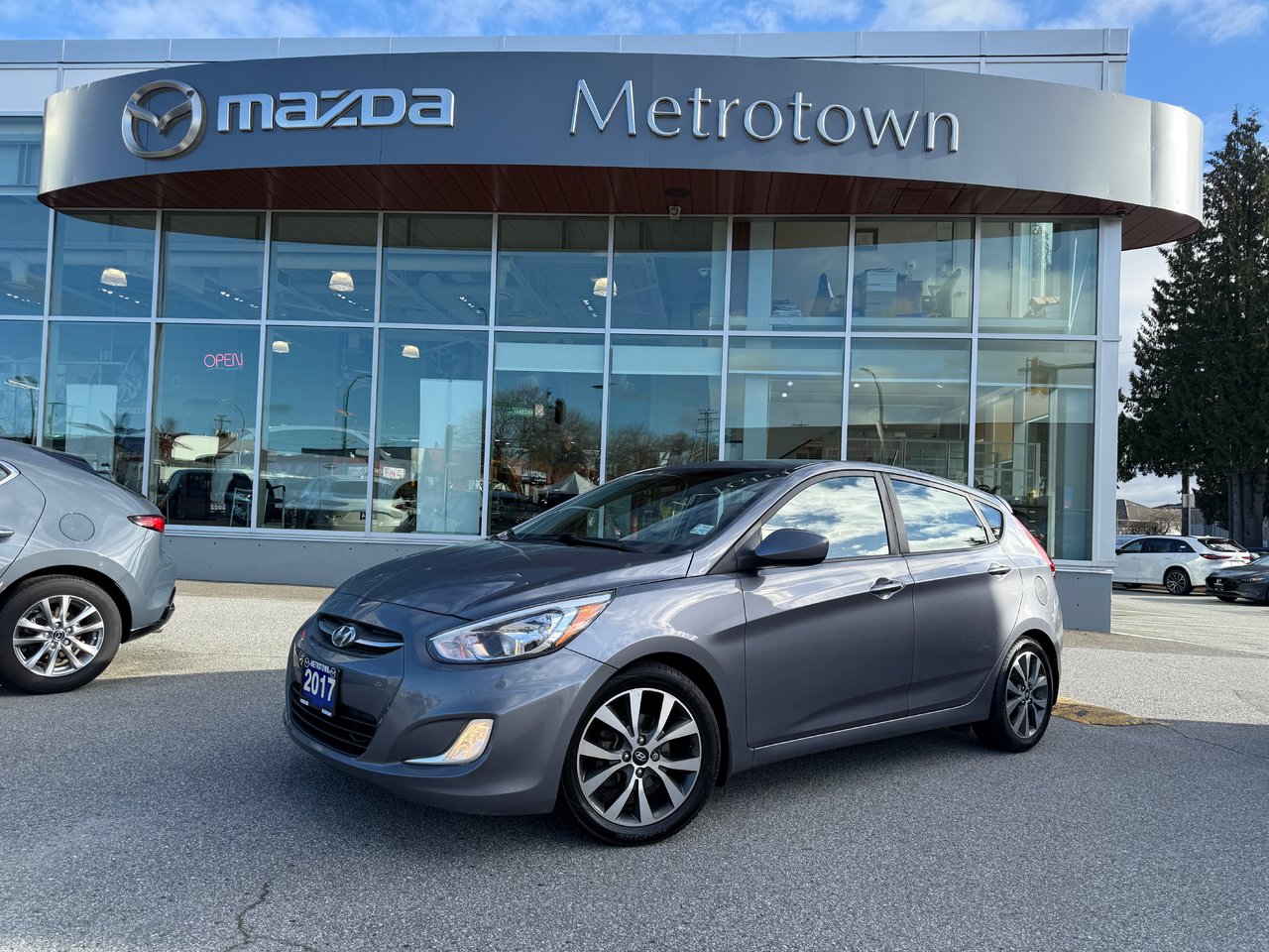 2017 Hyundai Accent SE 4-Door Hatchback FWD