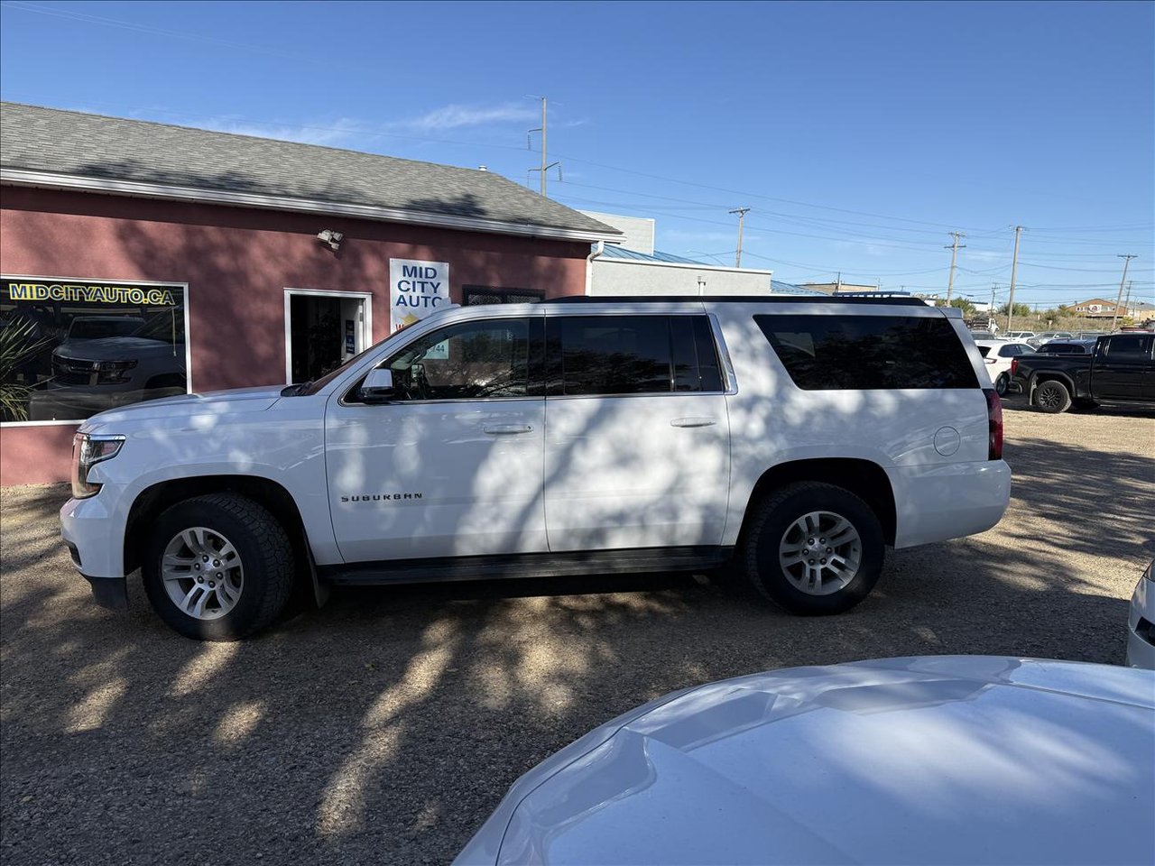 White 2019 Chevrolet Suburban SUV / Crossover Four-Wheel Drive Automatic