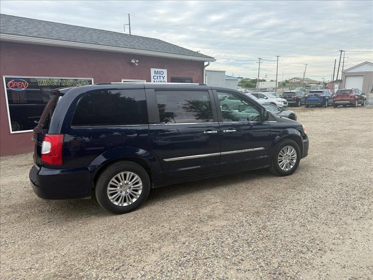 2016 Chrysler Town & Country Limited FWD