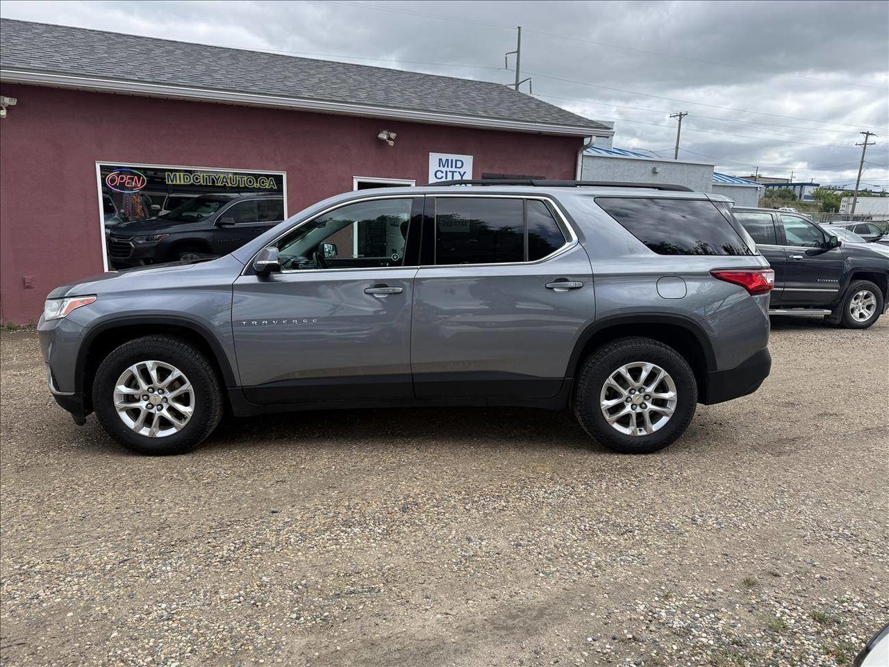 Silver 2019 Chevrolet Traverse LT Cloth AWD SUV / Crossover Four-Wheel Drive Automatic