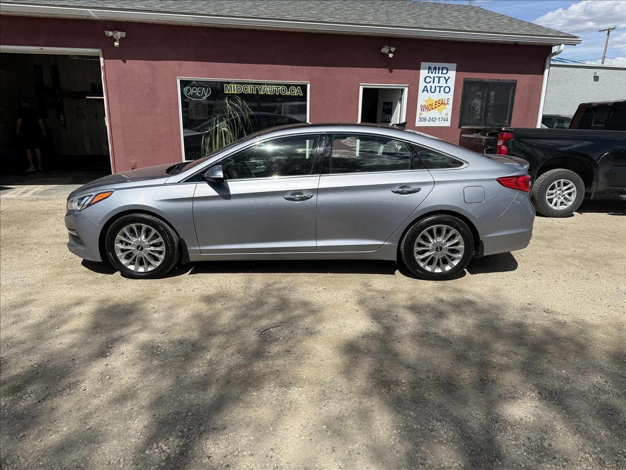 Gray 2015 Hyundai Sonata Sedan Front-Wheel Drive Automatic