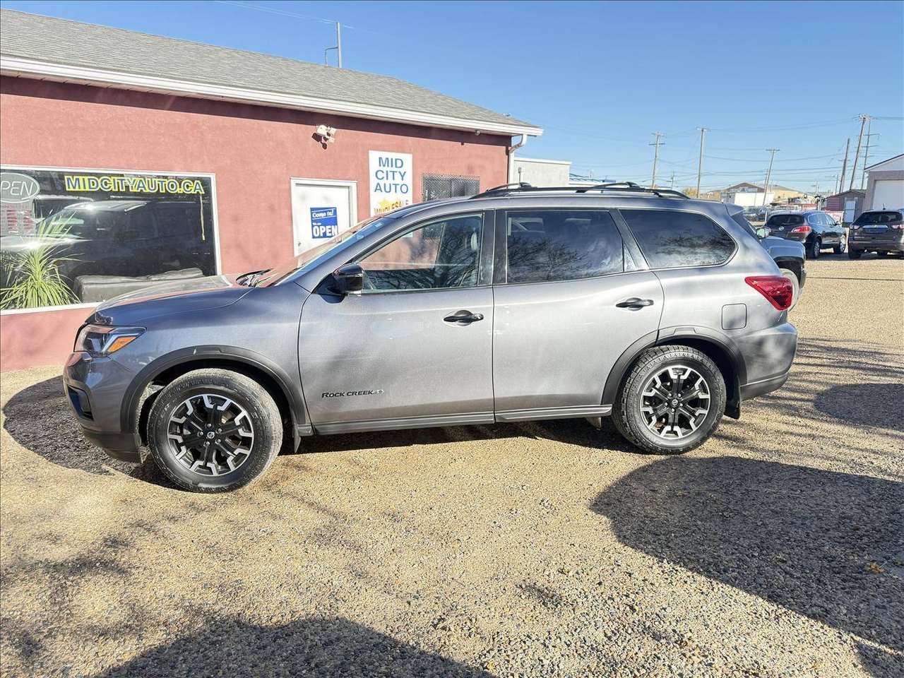 Blue 2020 Nissan Pathfinder SUV / Crossover Four-Wheel Drive Automatic