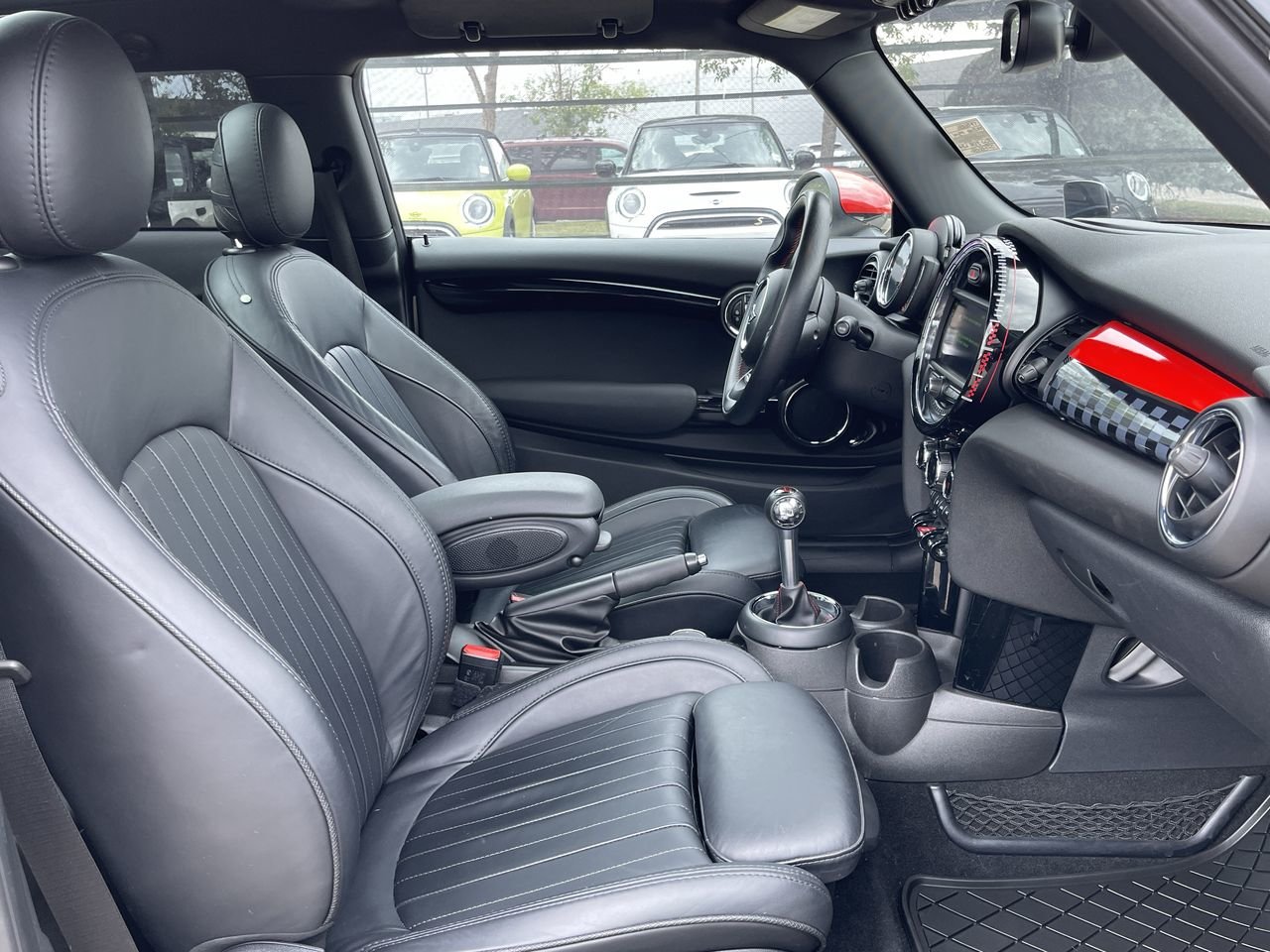 Used 2018 White MINI John Cooper Works image 33