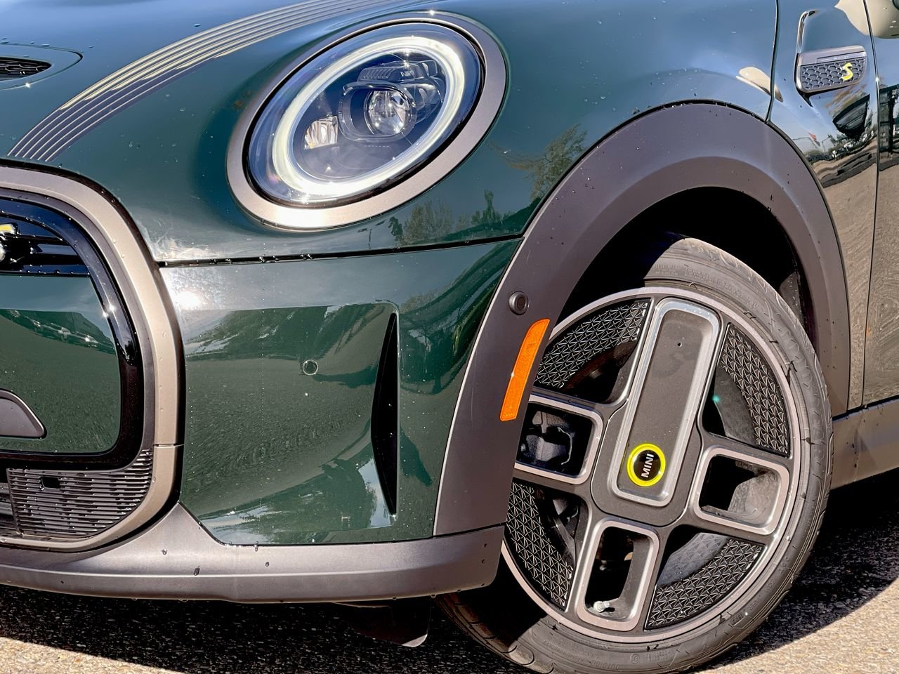 New 2024 JCW Rebel Green MINI Cooper SE image 18