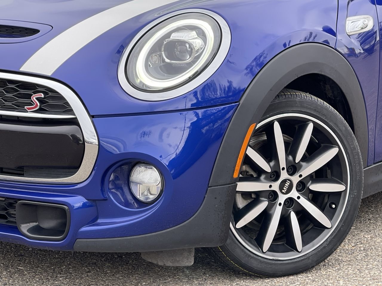 Used 2019 Blue MINI Cooper S image 18