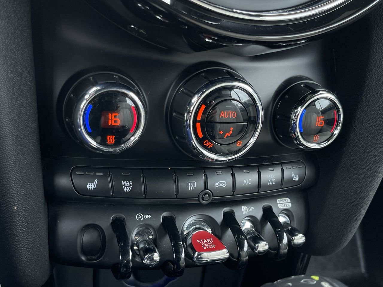 Used 2019 Blue MINI Cooper S image 27