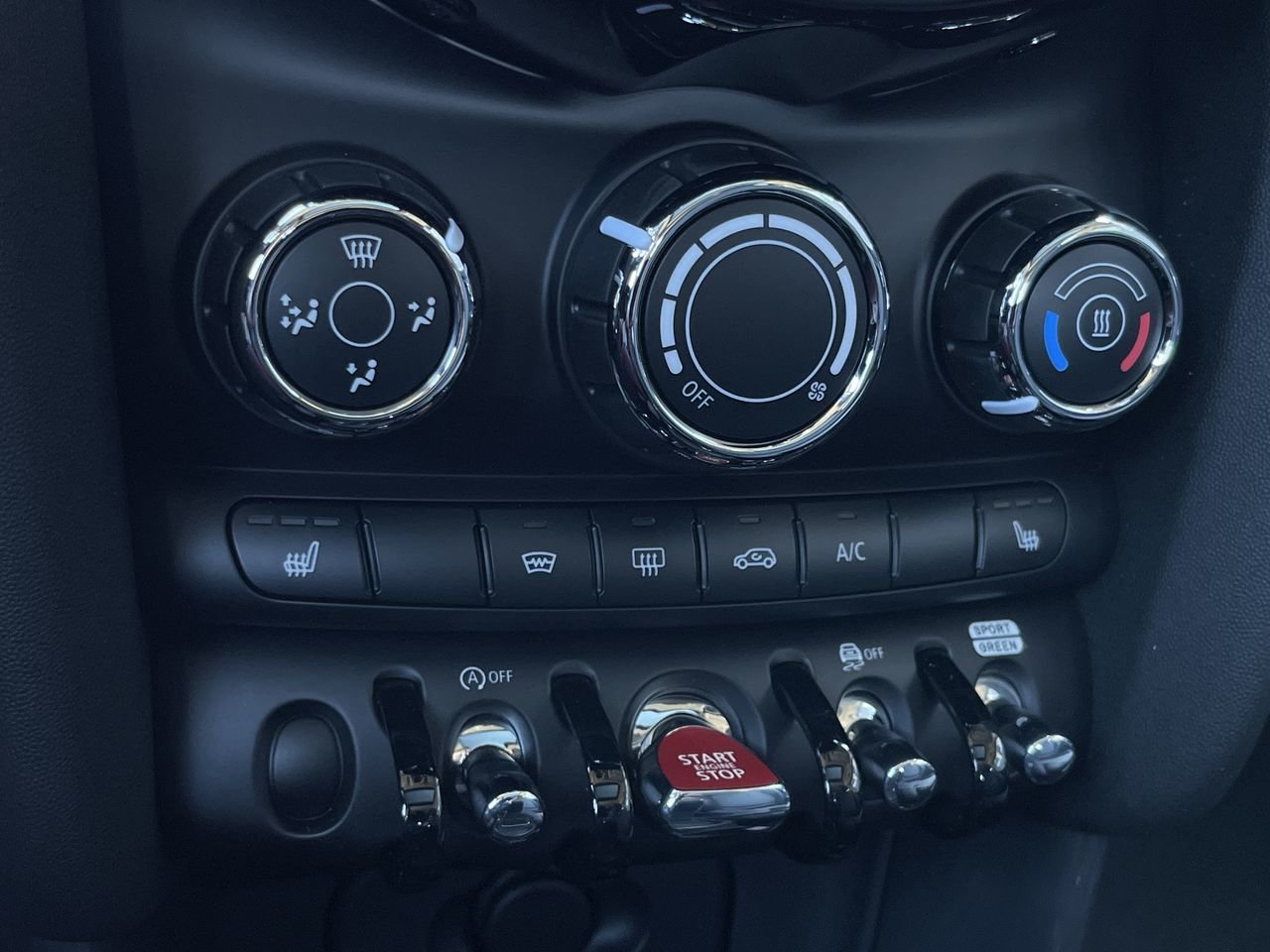 New 2024 Midnight Black II MINI Cooper image 27