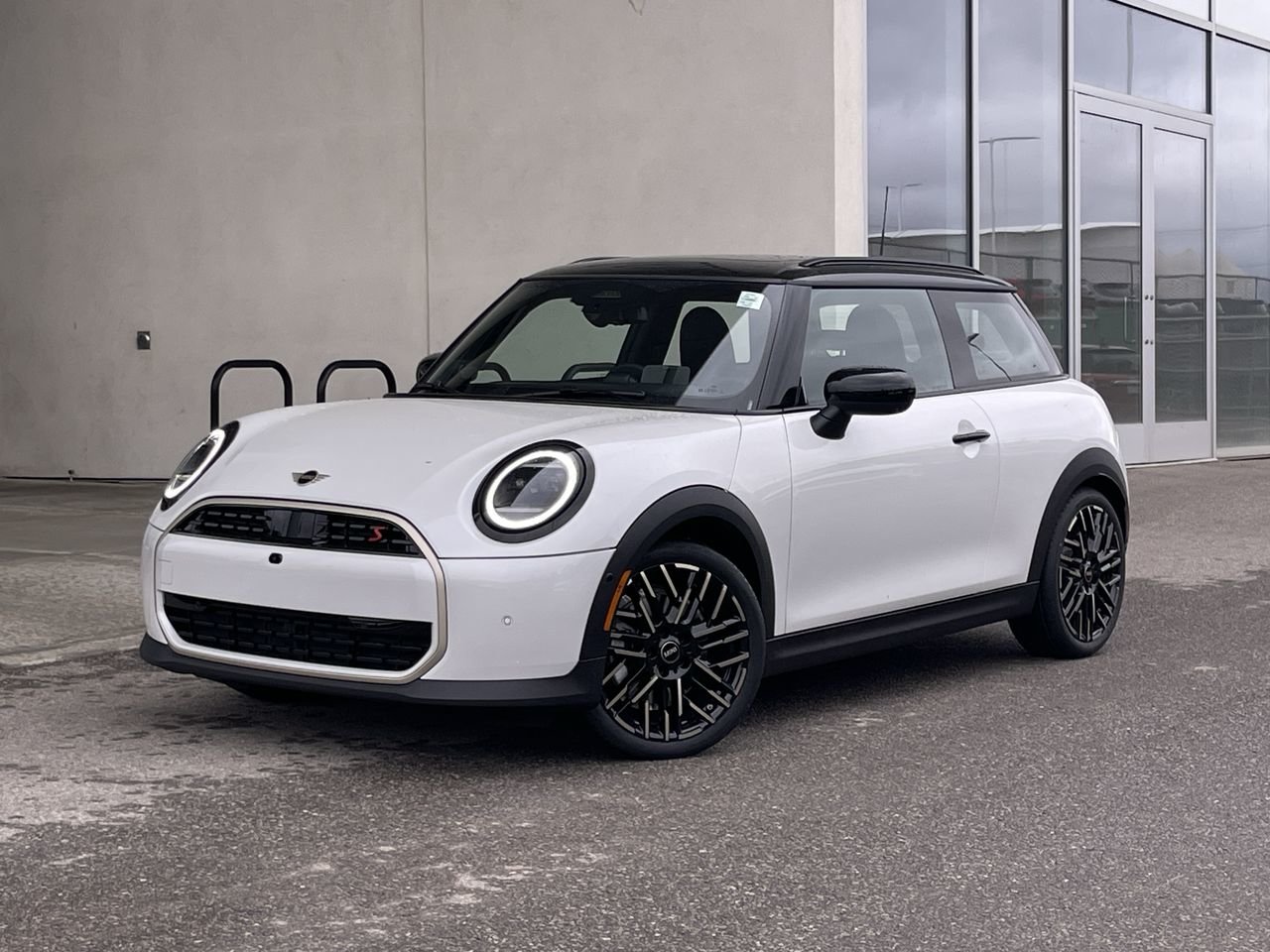 Nanuq White 2026 MINI Cooper S 2-Door Hatchback FWD Hatchback Front-Wheel Drive Automatic