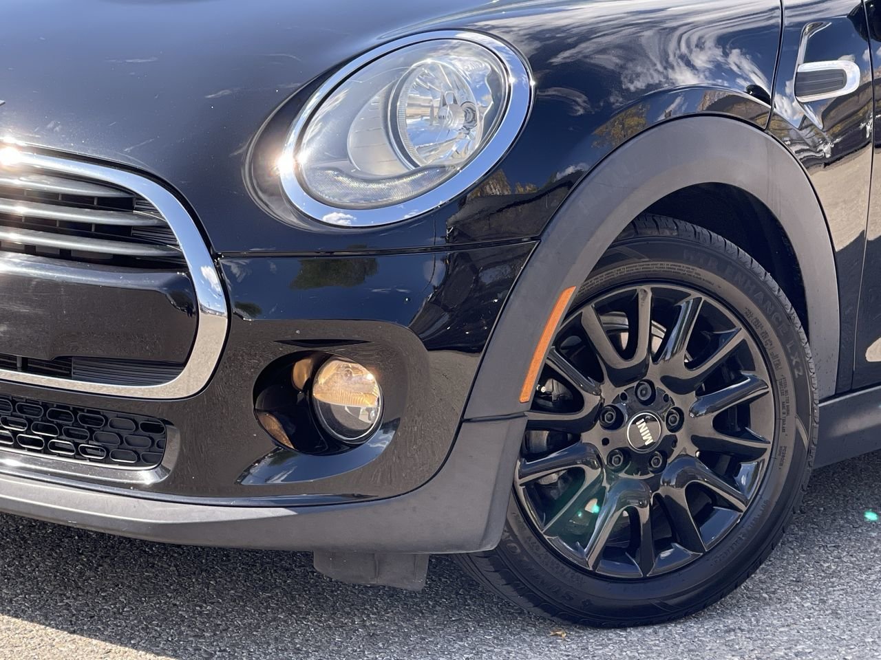 Used 2017 Black MINI  image 18