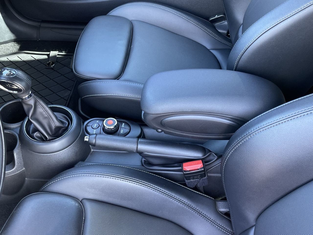 Used 2017 Black MINI  image 28