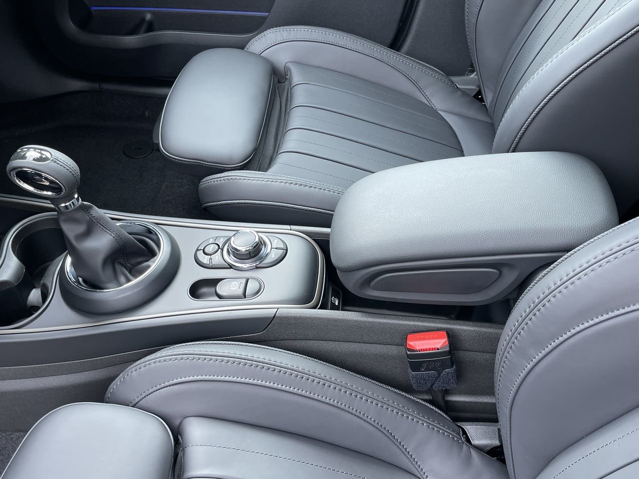 New 2023 Sage Green Metallic MINI Cooper SE image 29