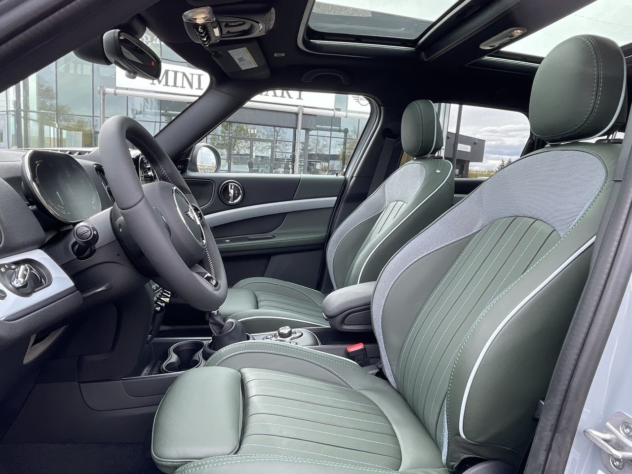 New 2023 Momentum Grey Metallic MINI Cooper SE image 19