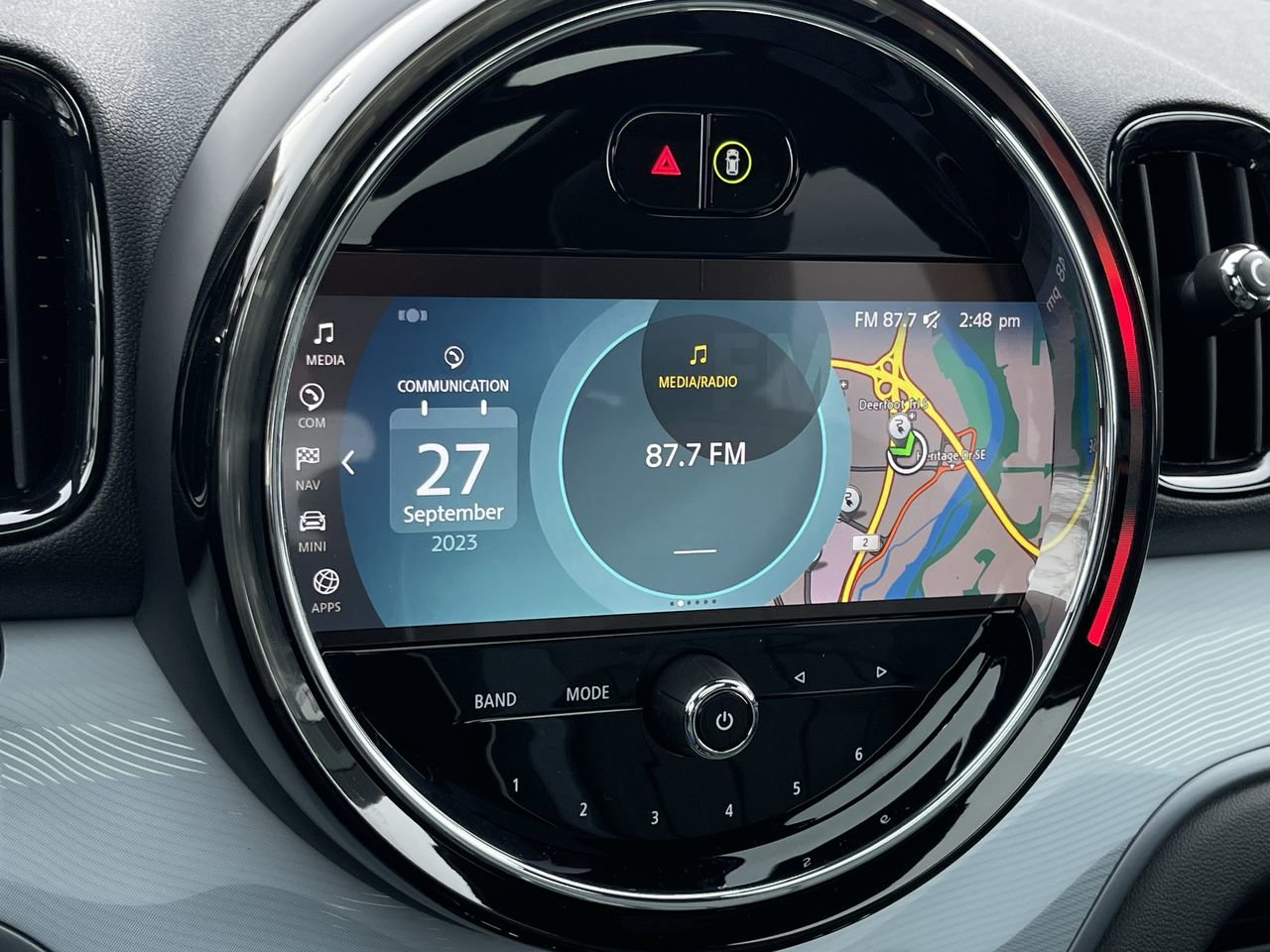 New 2023 Momentum Grey Metallic MINI Cooper SE image 23