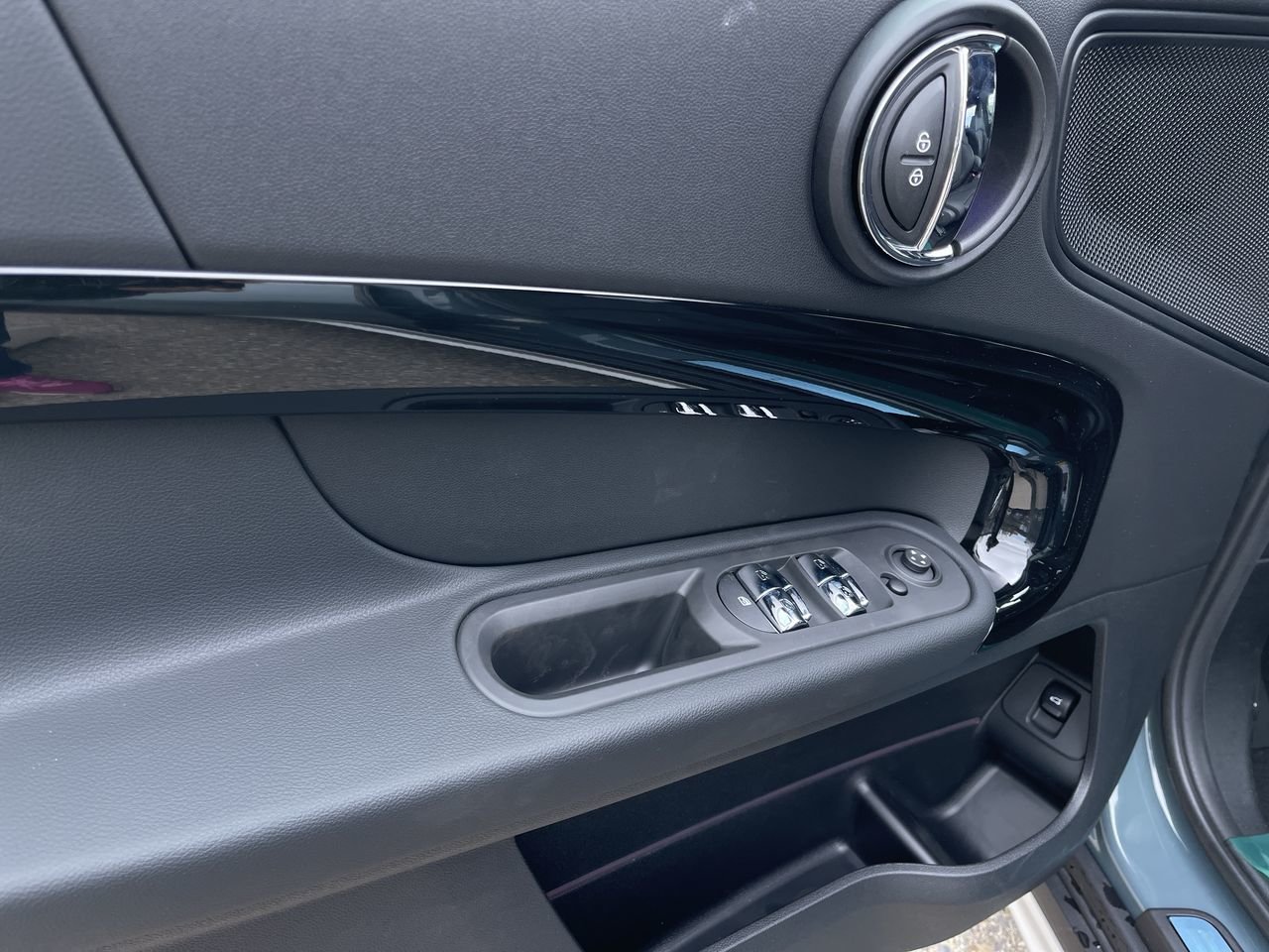 New 2024 Sage Green Metallic MINI Cooper S image 21