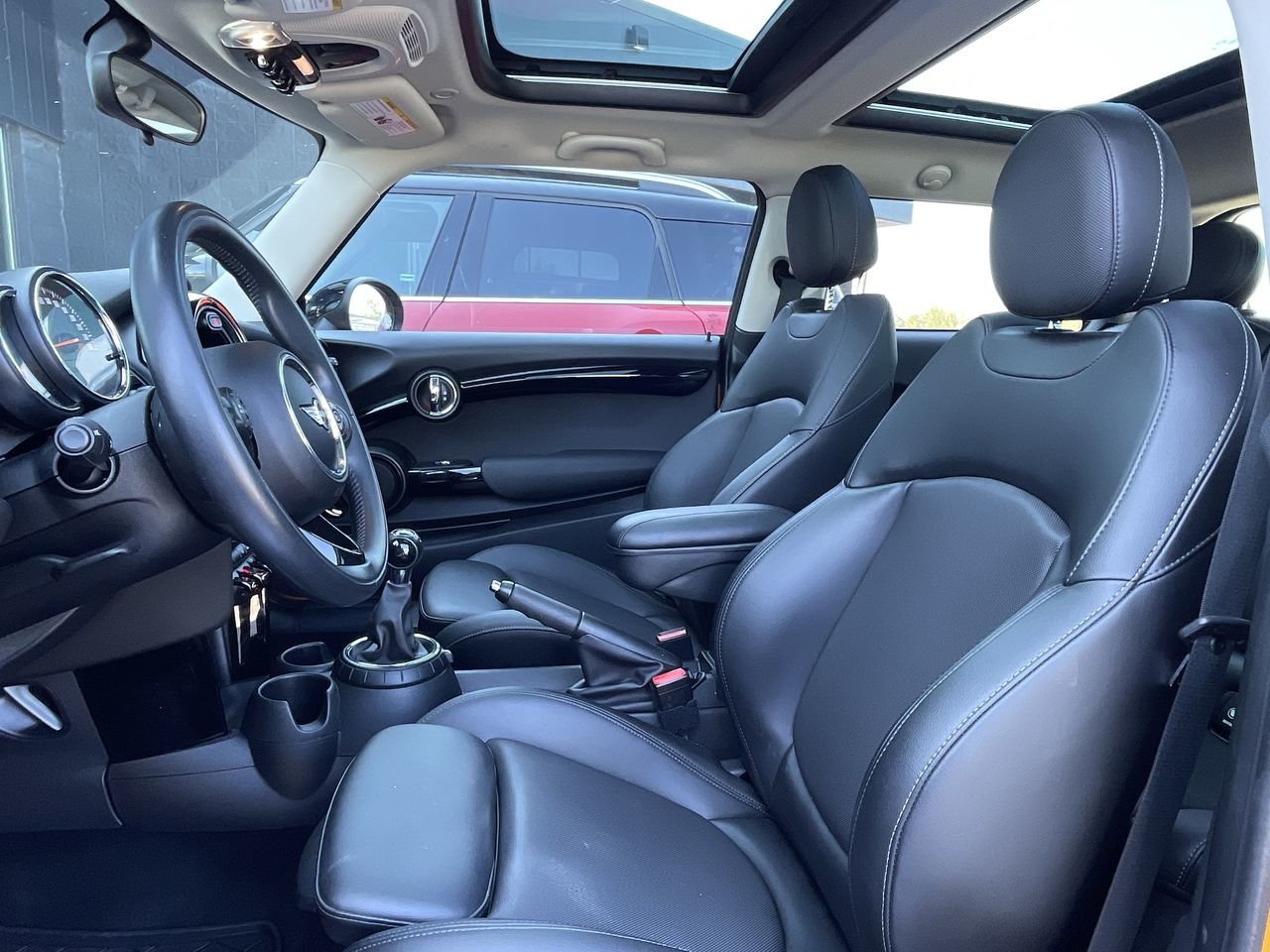 Used 2016 orange MINI S image 19