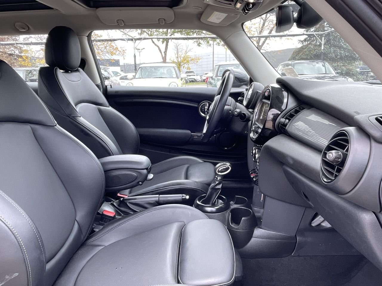 Used 2017 Blue MINI  image 32