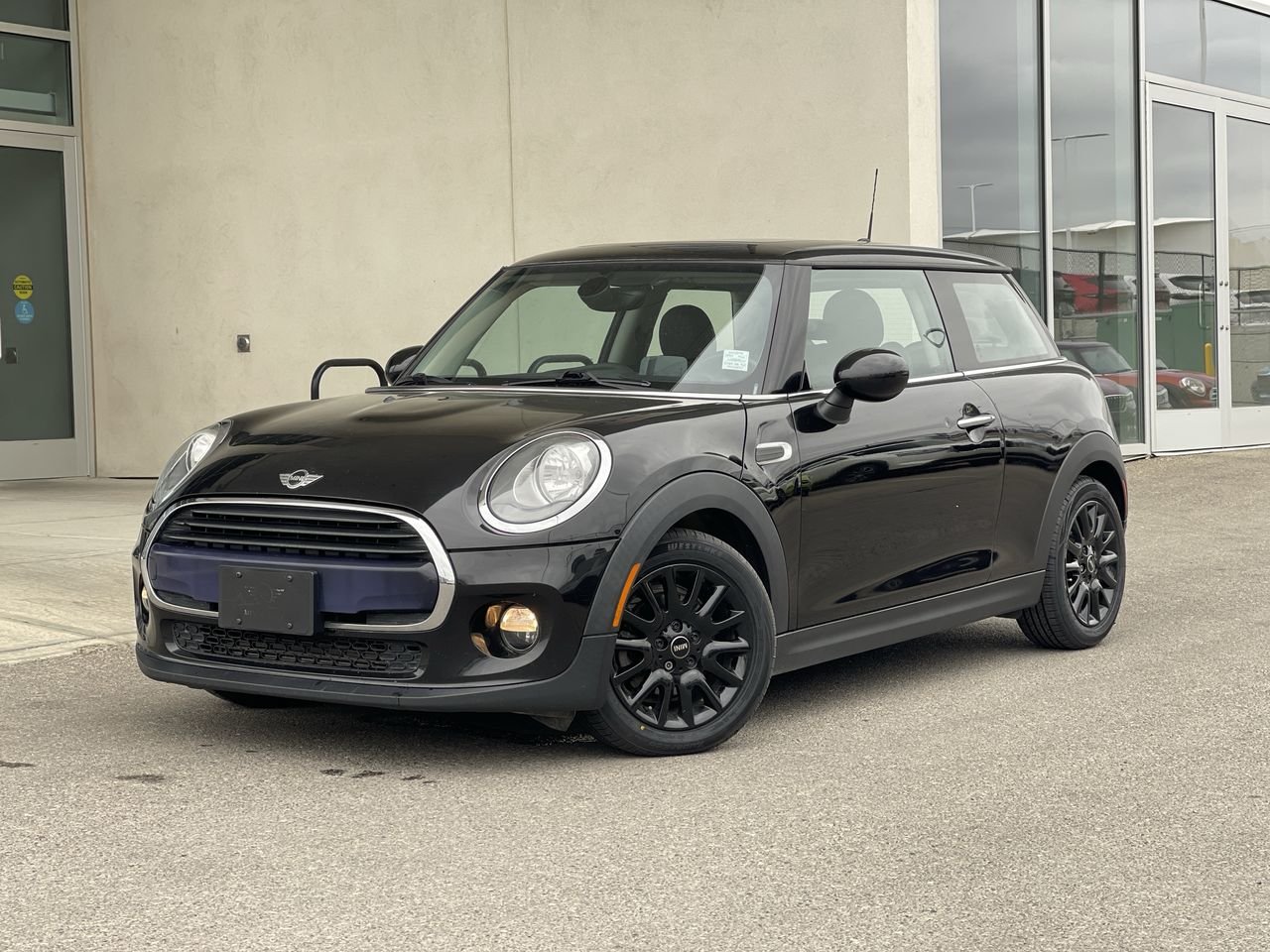 Midnight Black Met 2017 MINI Cooper Hatchback Front-Wheel Drive Automatic