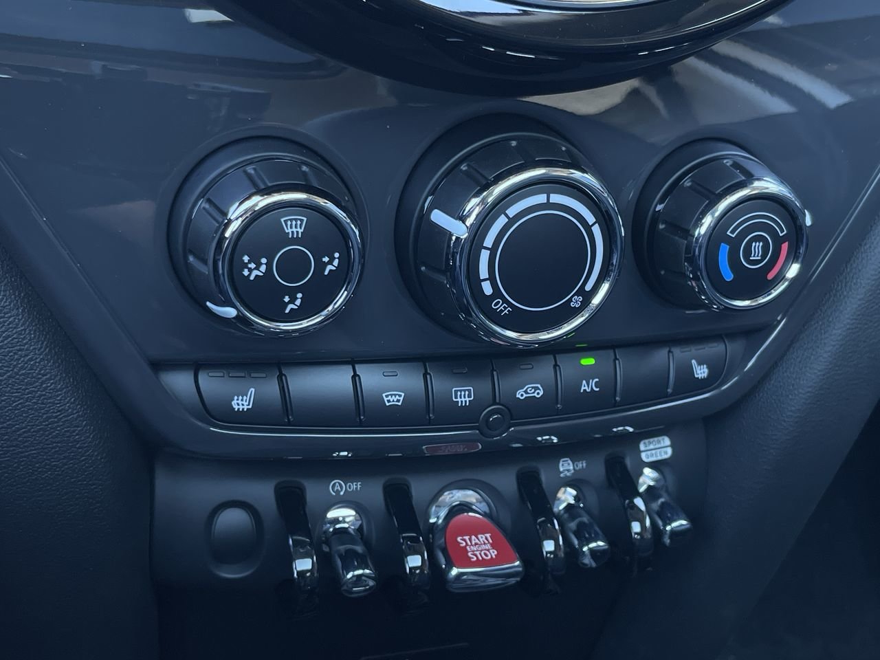 New 2024 Nanuq White MINI Cooper image 24