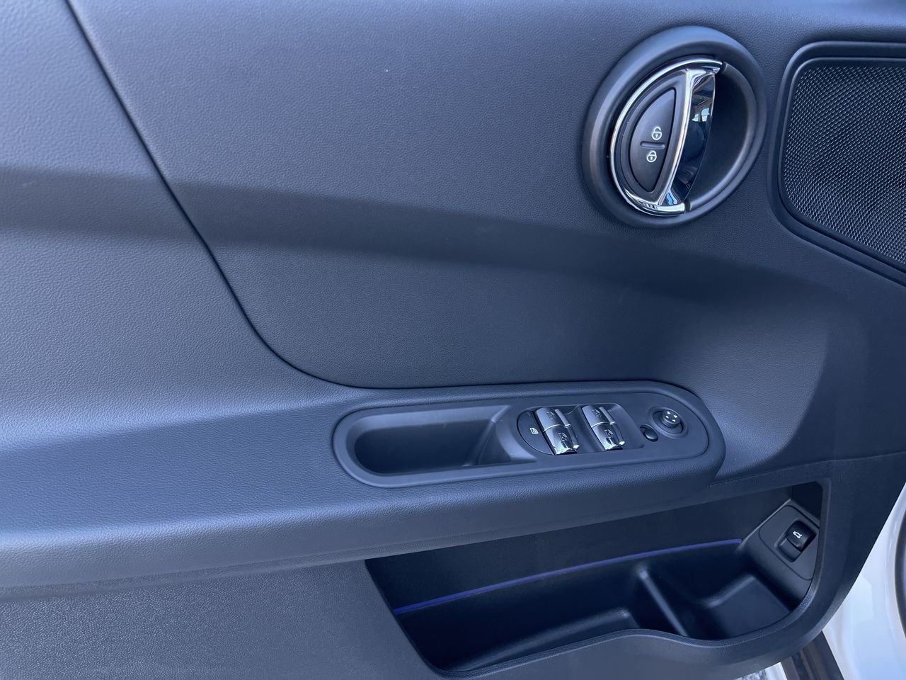 New 2024 Nanuq White MINI Cooper image 21