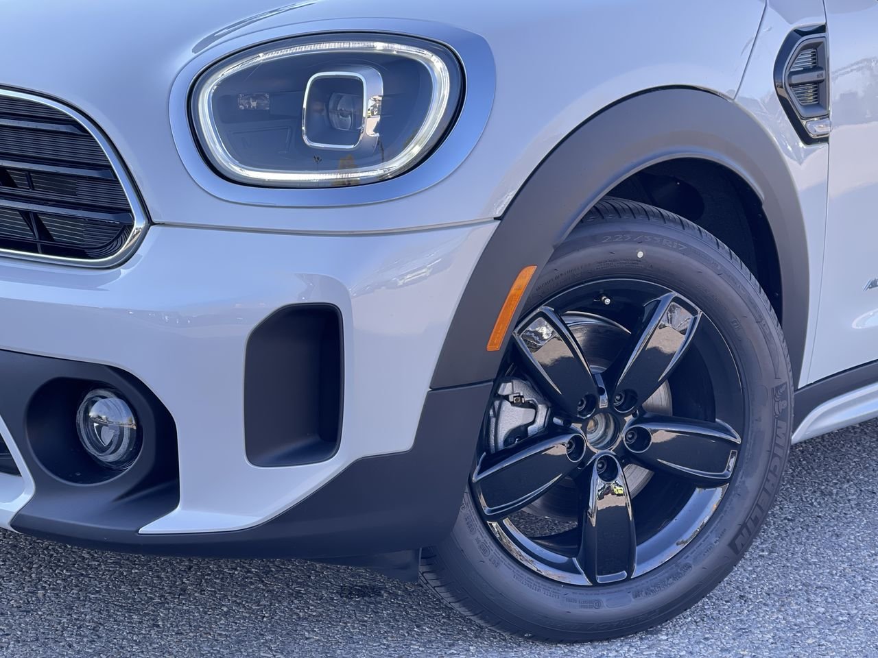 New 2024 Nanuq White MINI Cooper image 18