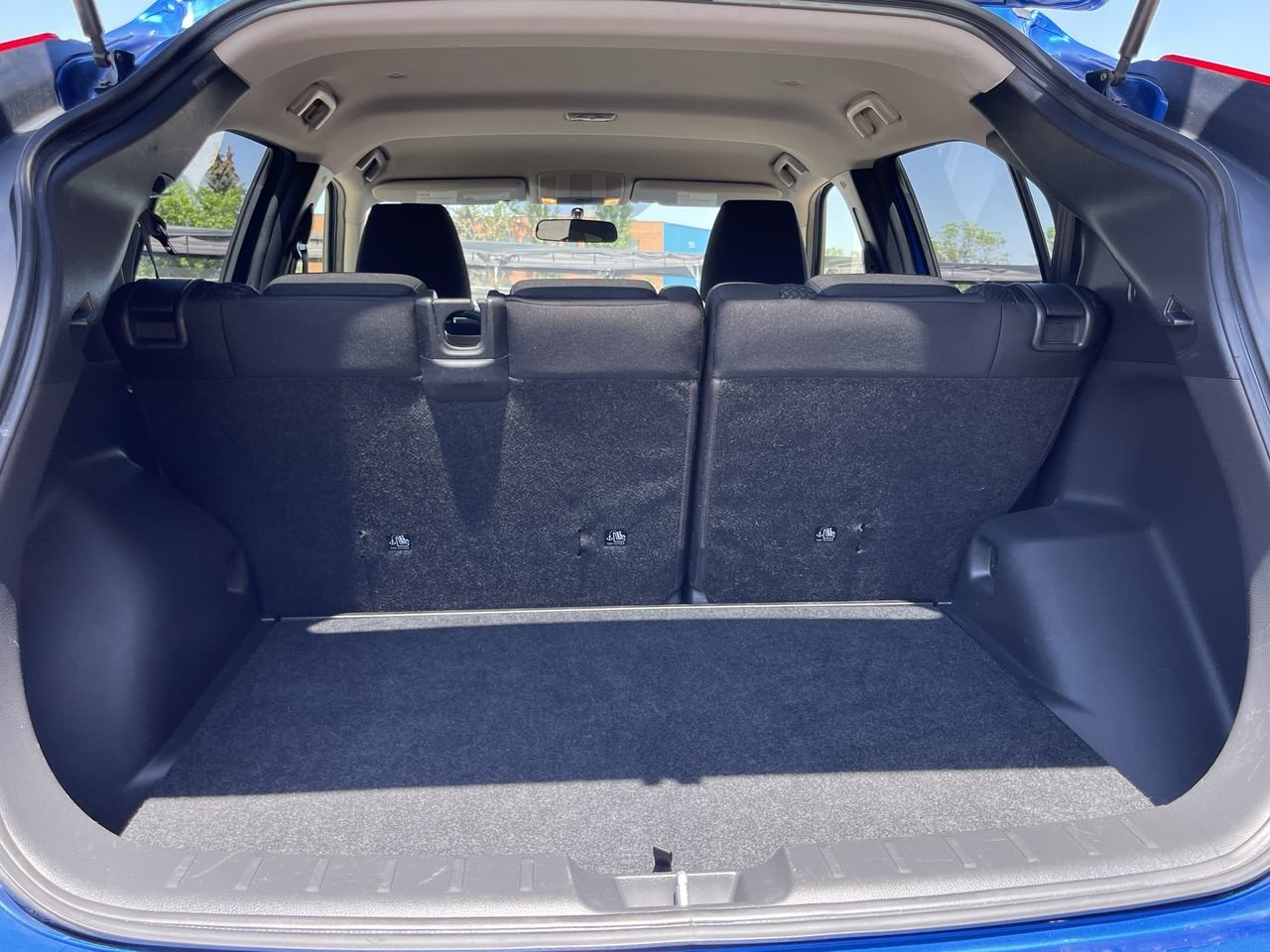 Used 2020 Blue Mitsubishi ES image 29