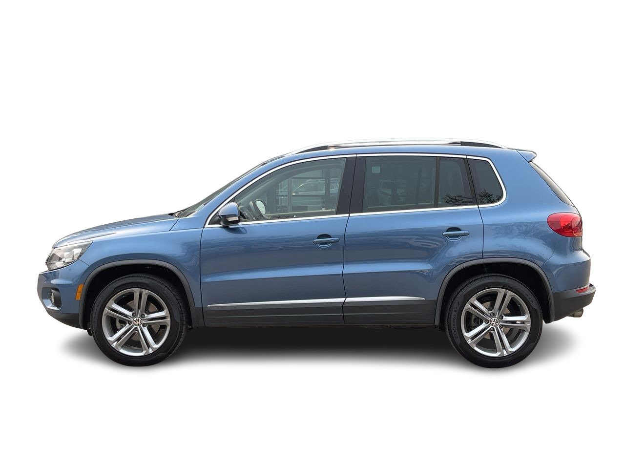Used 2017 Blue Volkswagen Highline image 5