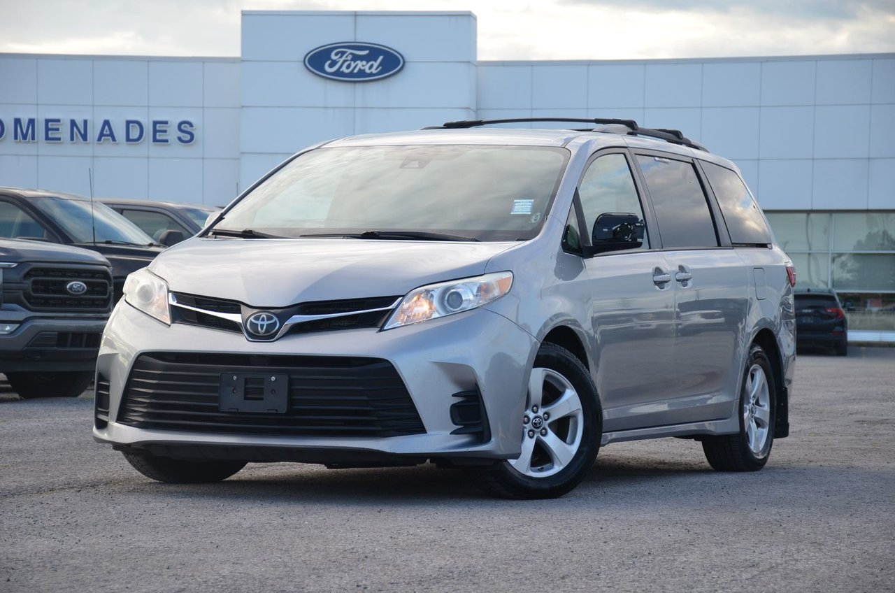  2018 Toyota Sienna Minivan Front-Wheel Drive Automatic