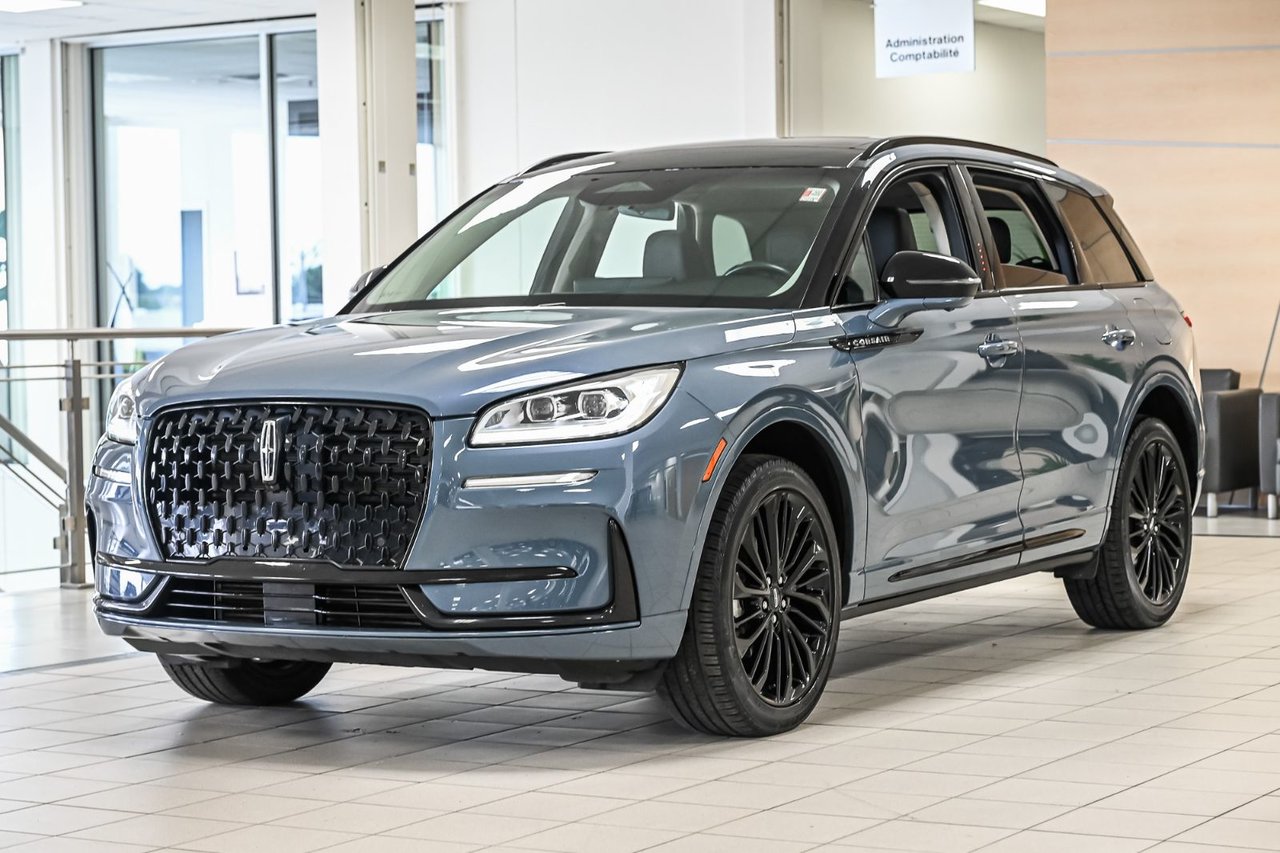 Whisper Blue Metallic Clearcoat 2023 Lincoln Corsair SUV / Crossover All-Wheel Drive Automatic