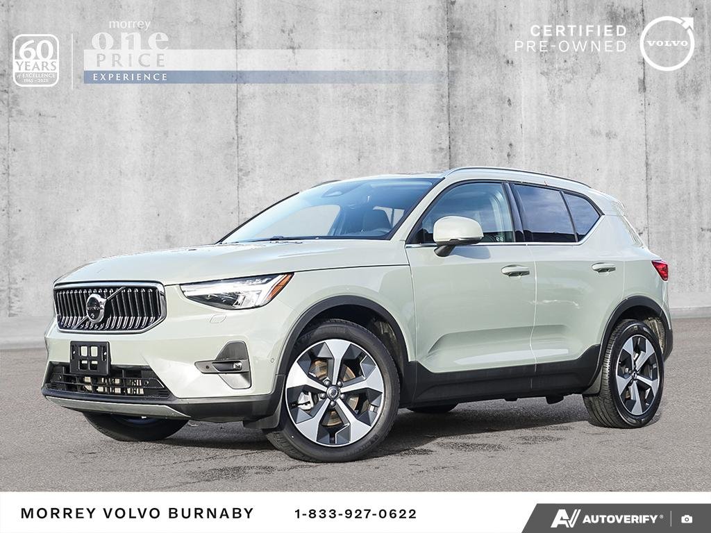 2025 Volvo XC40 B5 Plus Bright Theme AWD