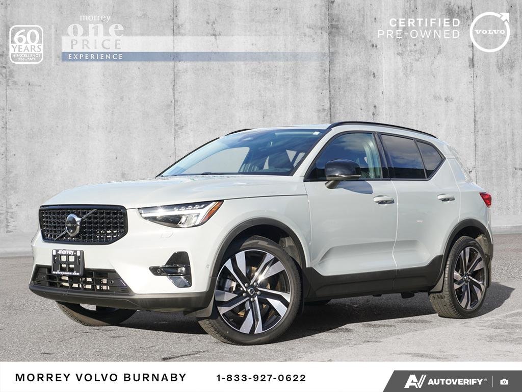 Volvo XC40 B5 Plus Dark Theme AWD 2025