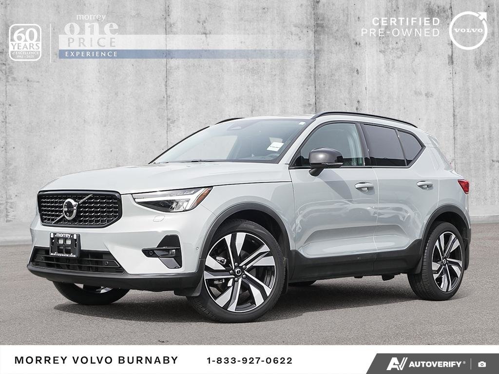 2025 Volvo XC40 B5 Plus Dark Theme AWD