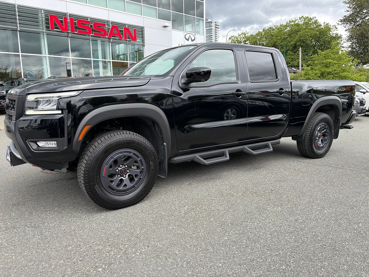 Nissan Frontier PRO-4X Crew Cab LB 4WD 2025 Camion Noir (Super Black) Quatre roues motrices Automatique