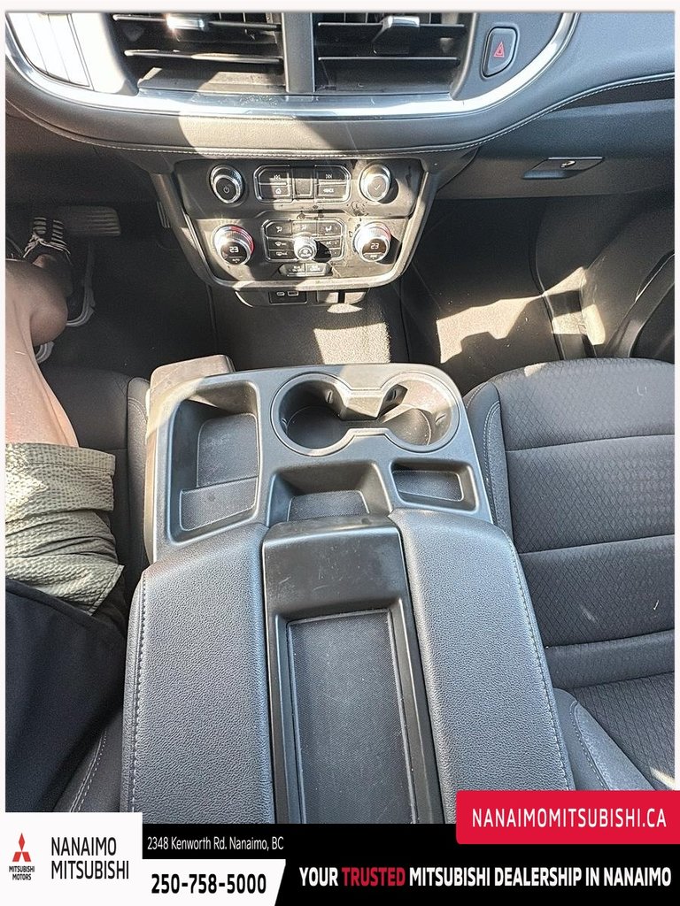 2023 GMC Yukon XL SLE-18