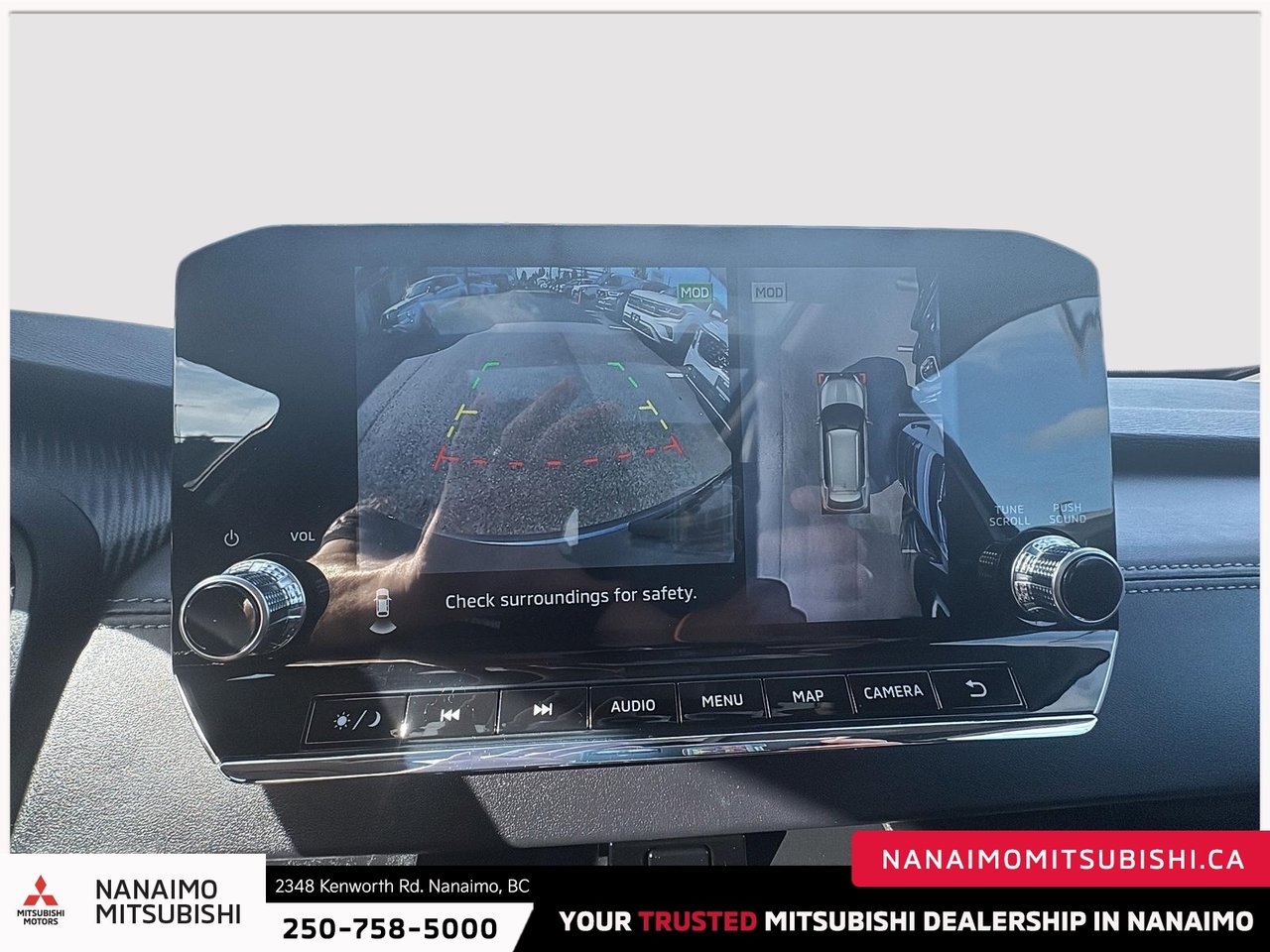 2024 Mitsubishi Outlander PHEV LE-20