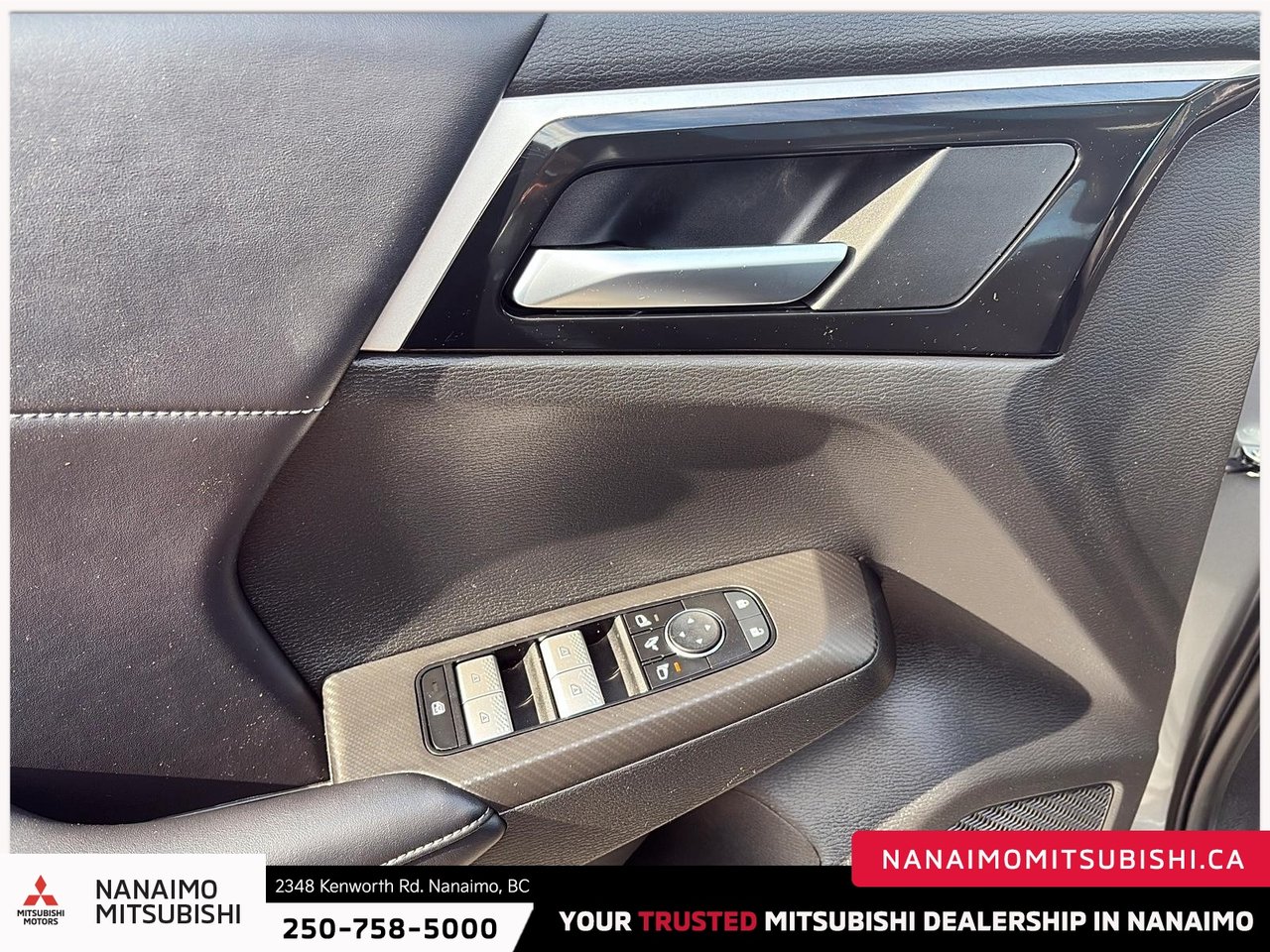 2024 Mitsubishi Outlander PHEV LE-12