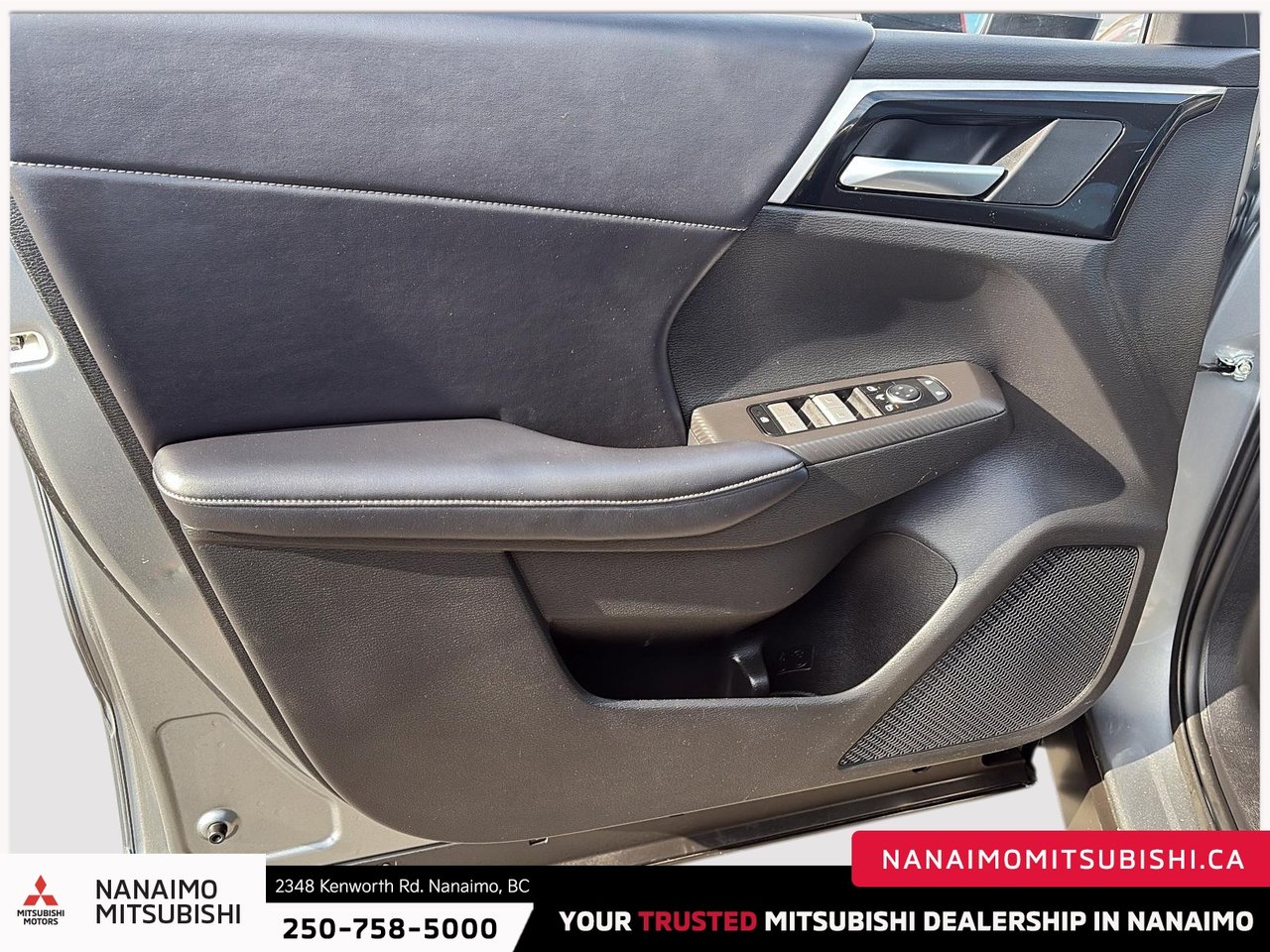 2024 Mitsubishi Outlander PHEV LE-11