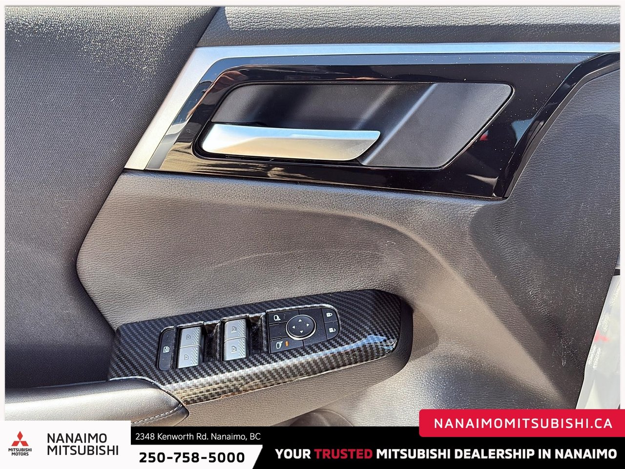 2025 Mitsubishi Outlander PHEV ES-11