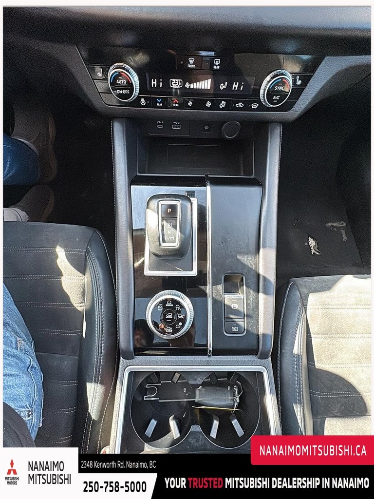 2022 Mitsubishi Outlander LE-17