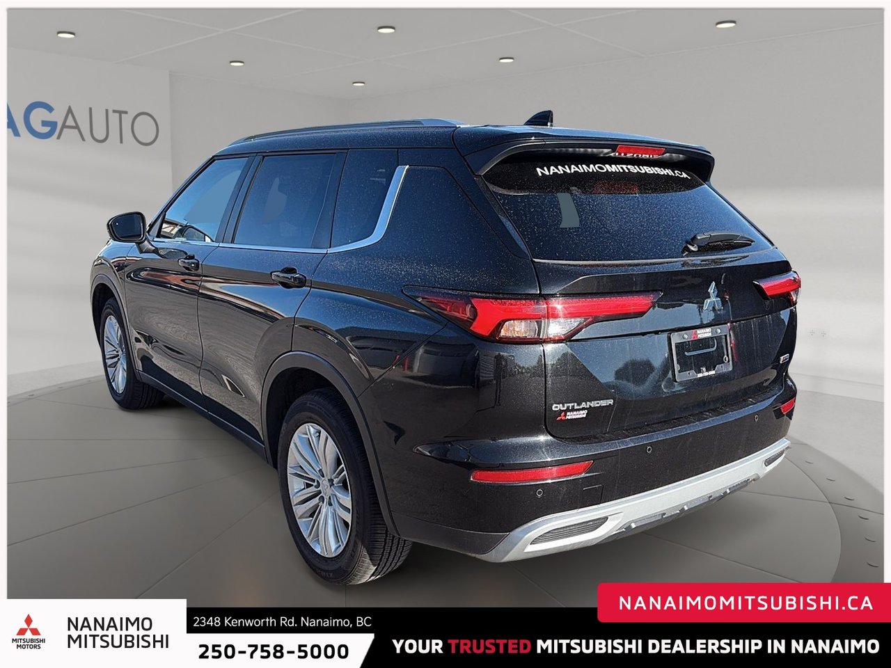 2023 Mitsubishi Outlander LE-4