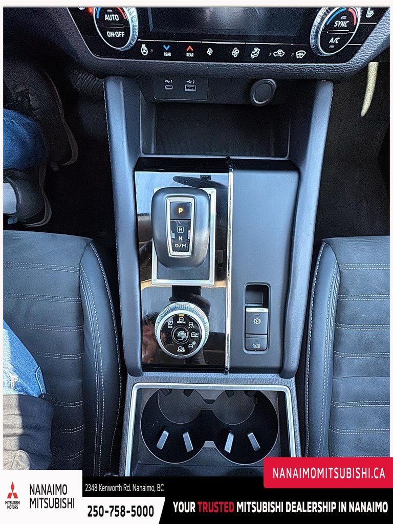 2023 Mitsubishi Outlander LE-18