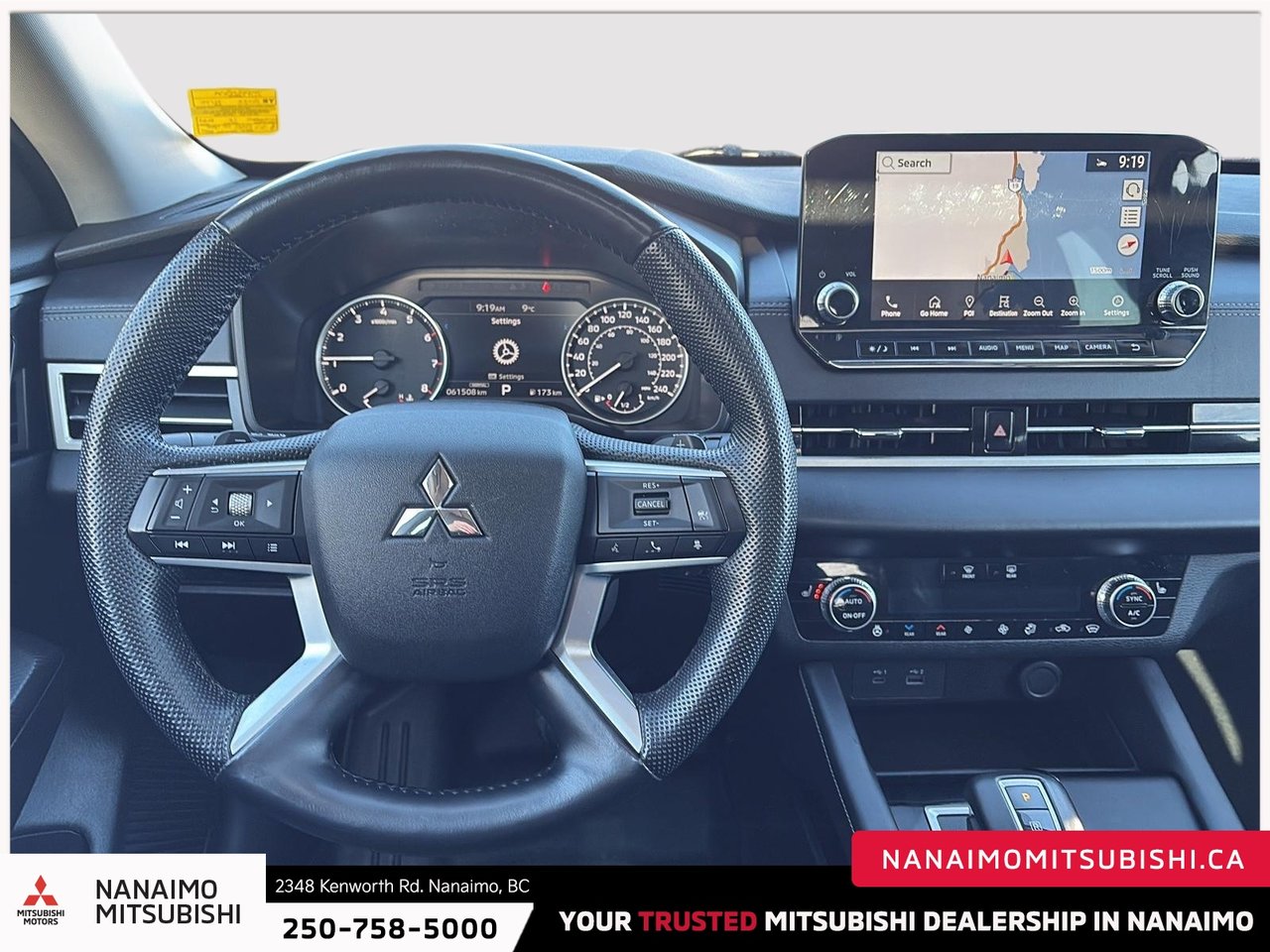 2023 Mitsubishi Outlander LE-13