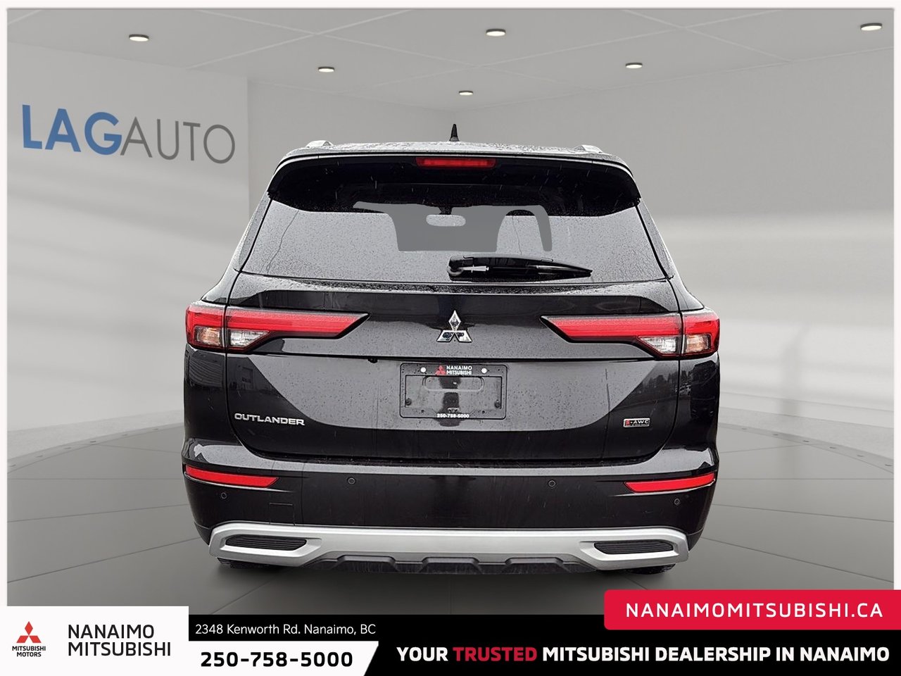 2023 Mitsubishi Outlander LE-3