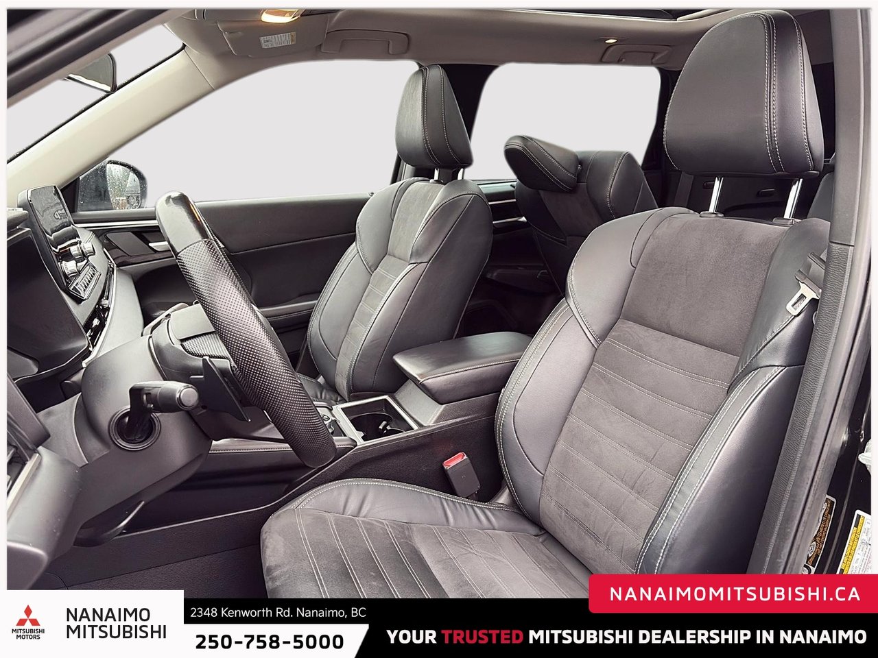 2023 Mitsubishi Outlander LE-8
